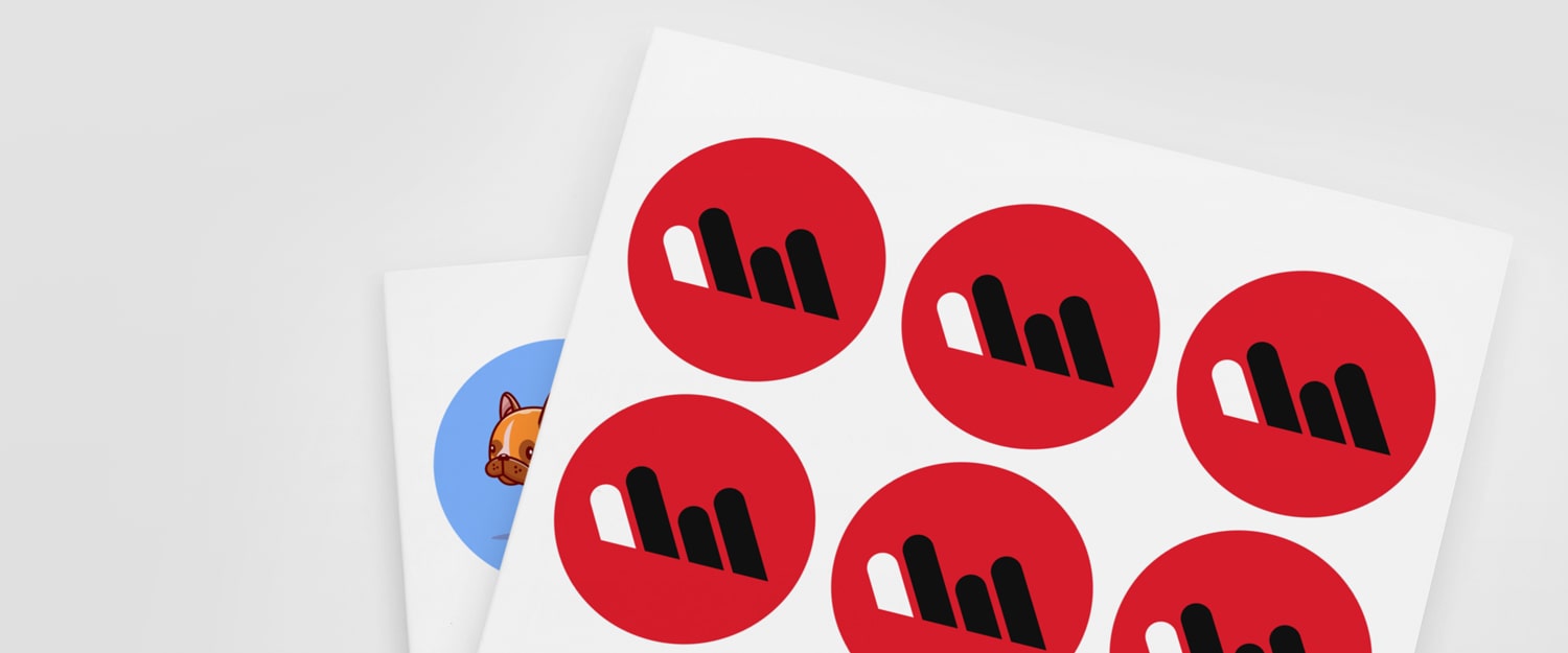 הדפסה על מדבקות עגולות.