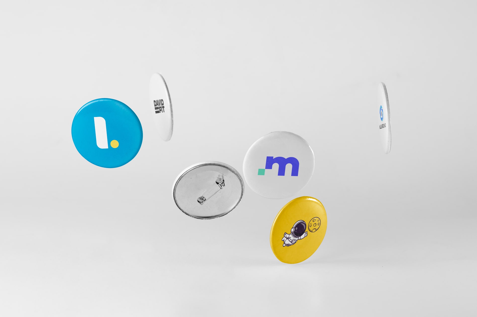 הדפסה על סיכות דש.