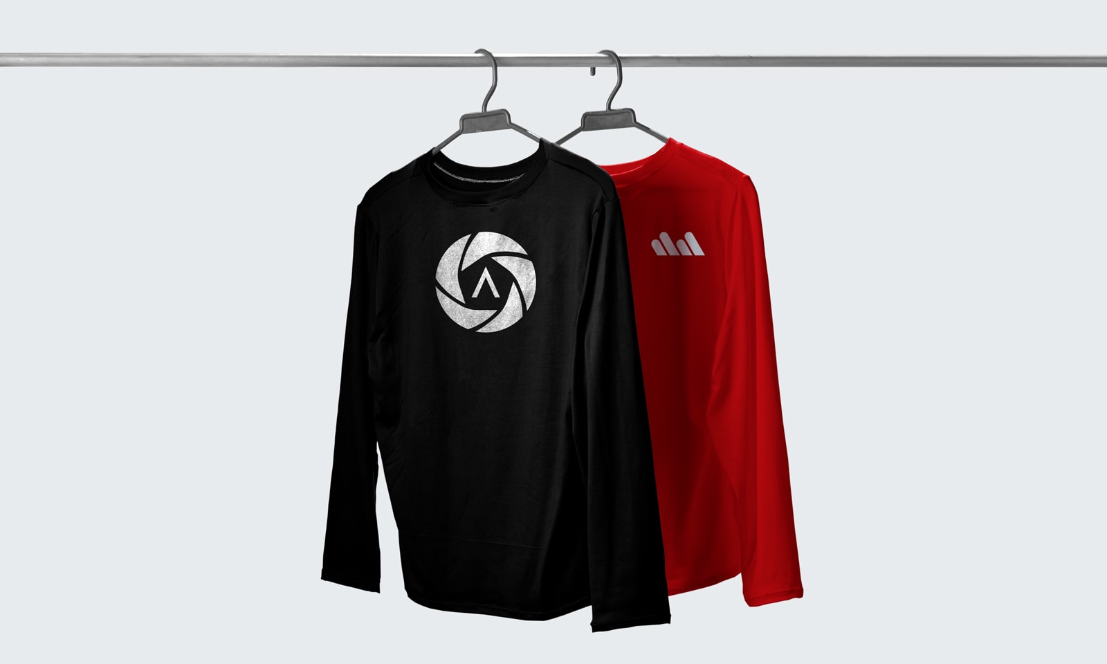 חולצות טישרט ארוכה.